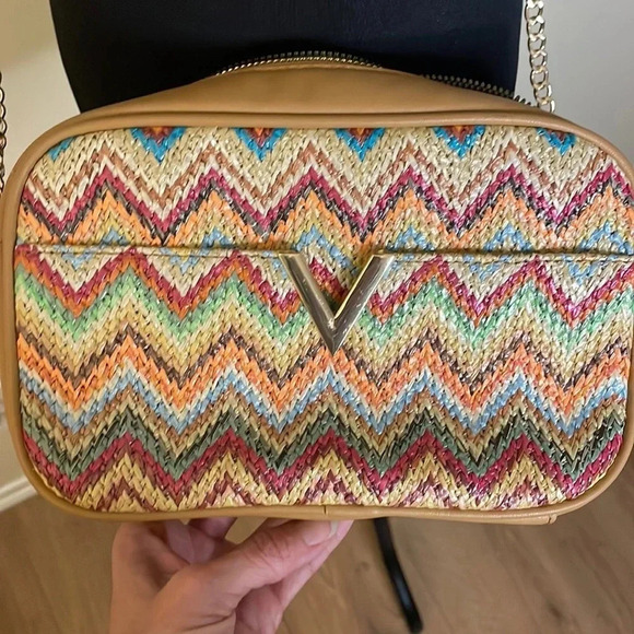 Crossi crossbody multicolor EUC - Picture 4 of 4